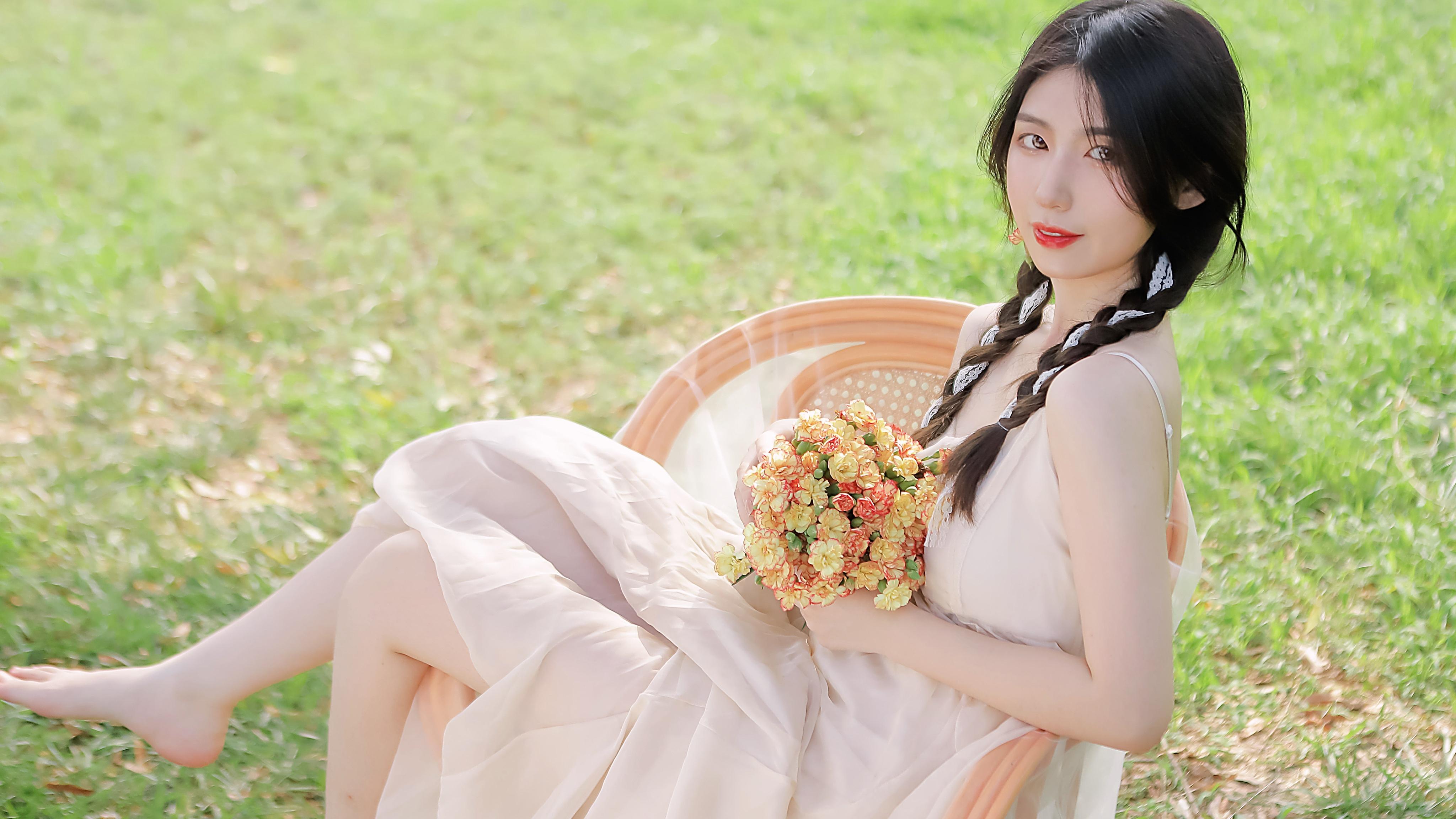 西宁机场回应摆渡车滞留事件：有航班准备滑行 不能组织旅客下车